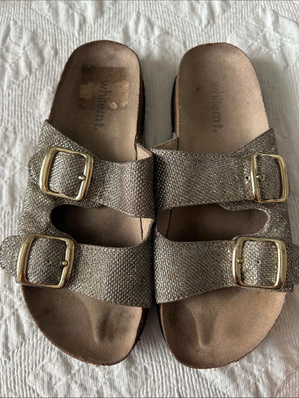 White Mountain Footbeds Horrizon
6M Gold Slide Sandals.